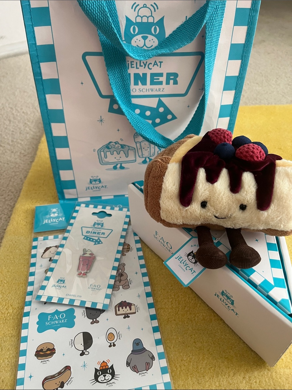 Jellycat dinner cheesecake set —limited edition